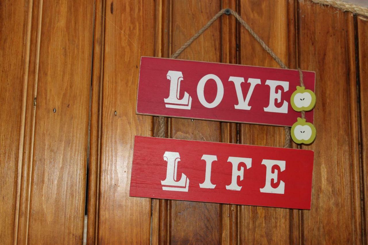 אשפורד The Old Apple Shed Cosy Heated Cottage In A Meadow Close To The Charming Village Of Bethersden מראה חיצוני תמונה