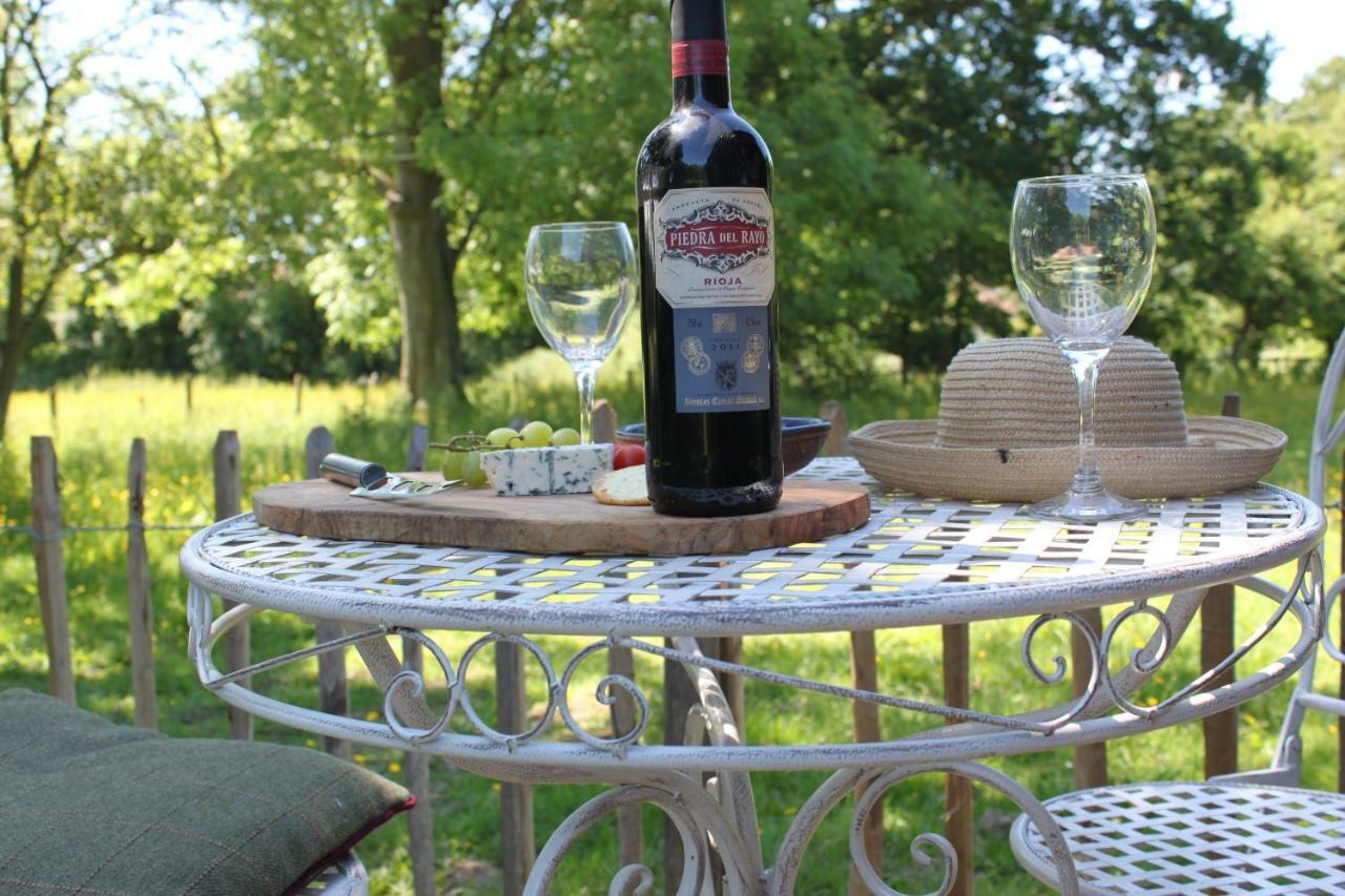 אשפורד The Old Apple Shed Cosy Heated Cottage In A Meadow Close To The Charming Village Of Bethersden מראה חיצוני תמונה